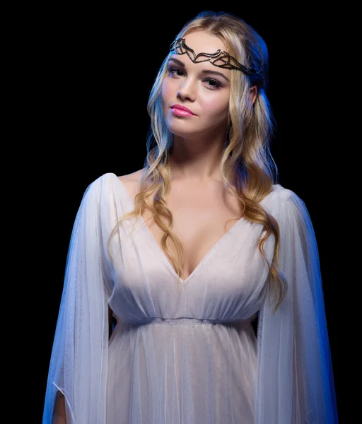 Genç elf kızı izole