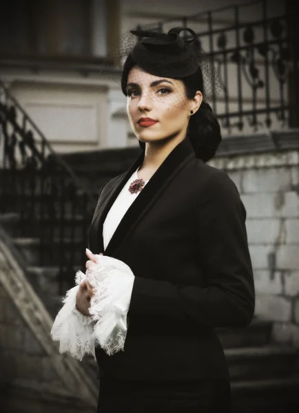 Young woman in retro styled costume (ancient ver) — Stock Photo, Image