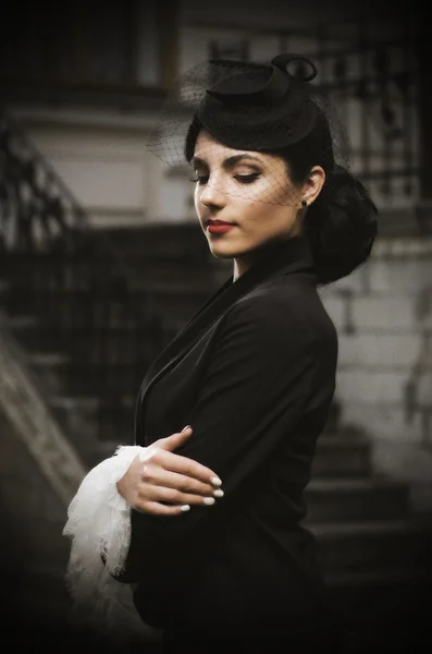 Young woman in retro styled costume (ancient ver) — Stock Photo, Image