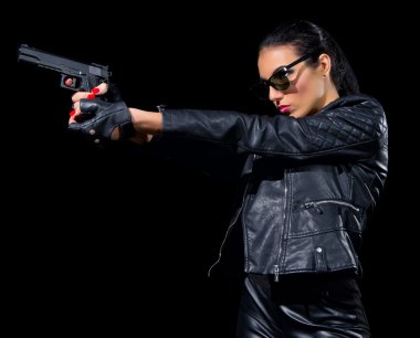 Silahla izole kadın