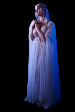 Genç Elf kızı izole