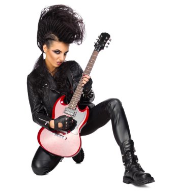 Rock müzisyeni deri giyim