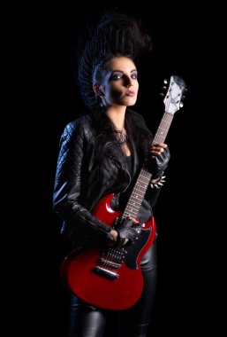 Rock müzisyeni izole deri giyim