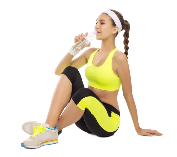 Deportiva chica beber agua —  Fotos de Stock