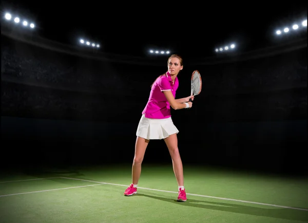 若い女性のテニス選手 — ストック写真