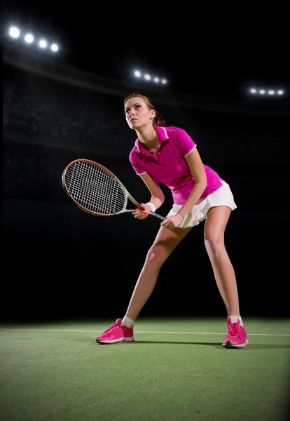 裁判所の女性のテニス選手 — ストック写真