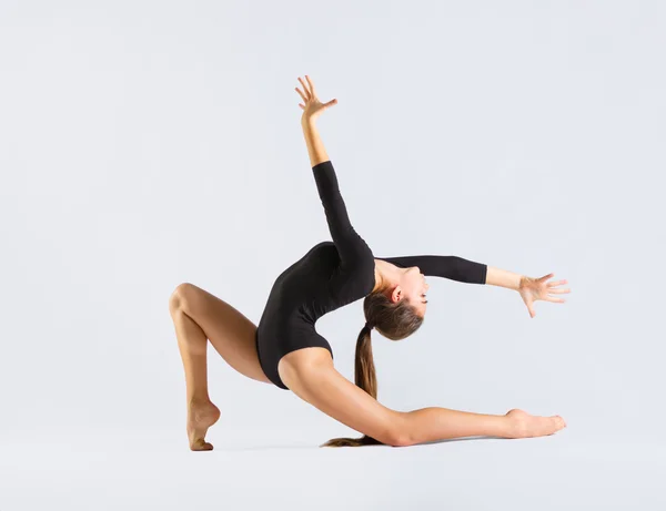 Young girl engaged art gymnastic — Stock Photo, Image