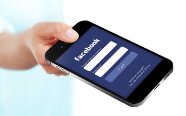 Gdansk - Polonya, 16 Eylül 2014. el smartphone tutarak wi