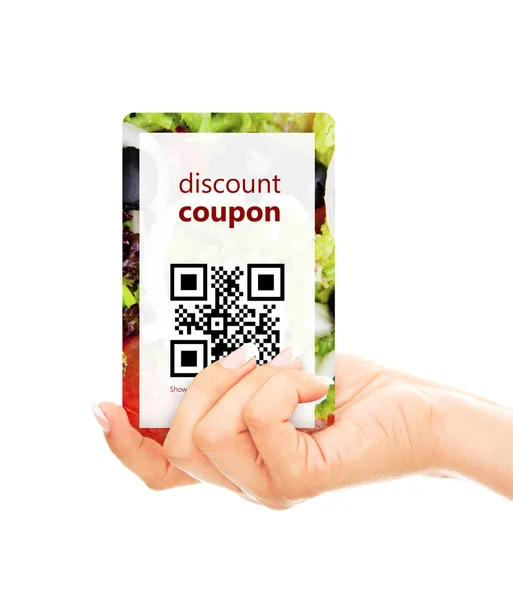 Hand met de coupon van de korting van voedsel met qr code geïsoleerd over whi — Stockfoto