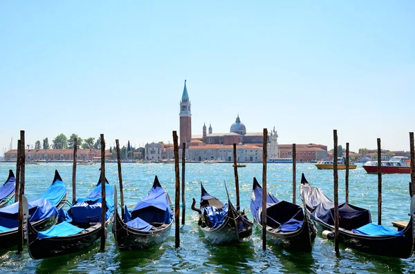 Gôndolas no Grande Canal e San Giorgio Maggiore. Veneza, Itália — Fotografia de Stock