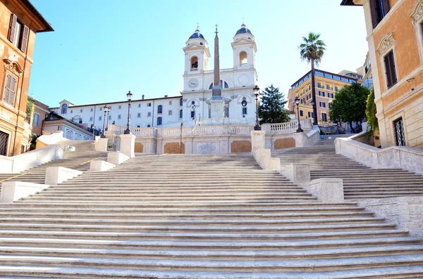 Schodów Hiszpańskich, przy placu Piazza di Spagna. Rzym, Włochy — Zdjęcie stockowe