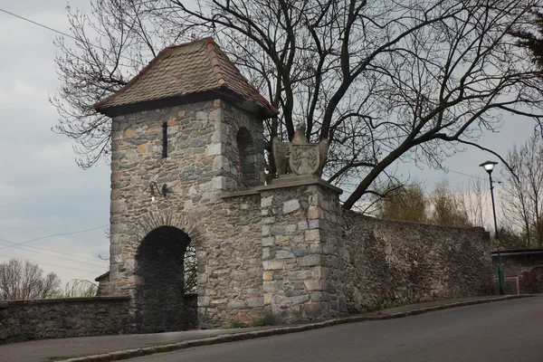 Muralla de la ciudad en Niemcza — Foto de Stock