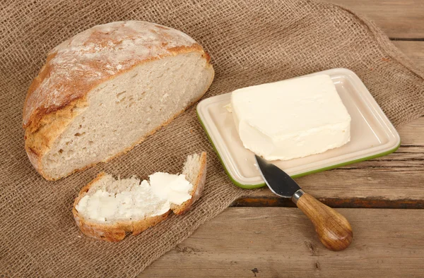Свіжий хліб і масло — стокове фото
