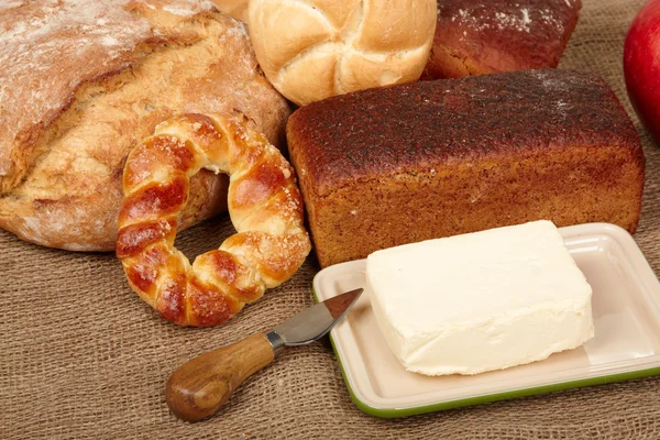 Pan y mantequilla frescos —  Fotos de Stock