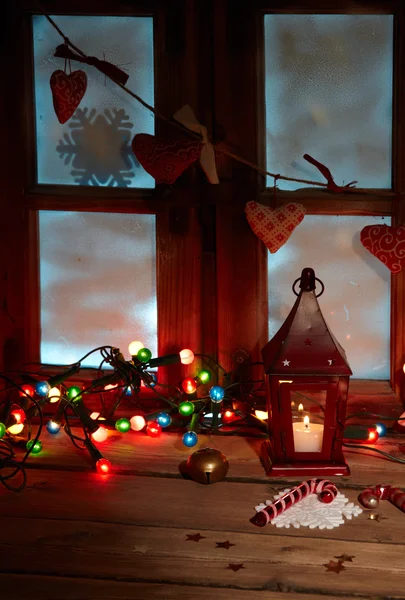 Ventana esmerilada con decoración de Navidad — Foto de Stock