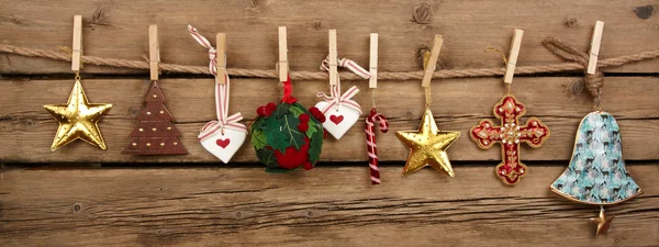 Decoración de Navidad sobre fondo de madera — Foto de Stock