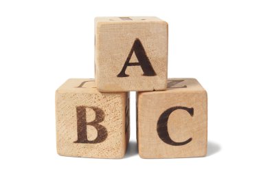 abc harfleri ile tahta bloklar