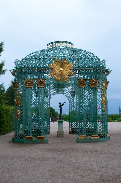 Palazzo Sanssouci è l'ex palazzo estivo di Federico Magno . — Foto Stock