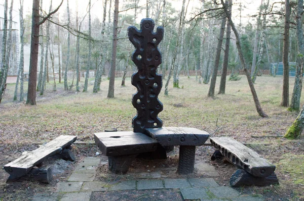 La escultura está tallada en madera —  Fotos de Stock