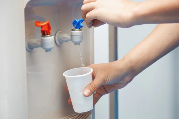 Drinking purified water — Stock Photo, Image