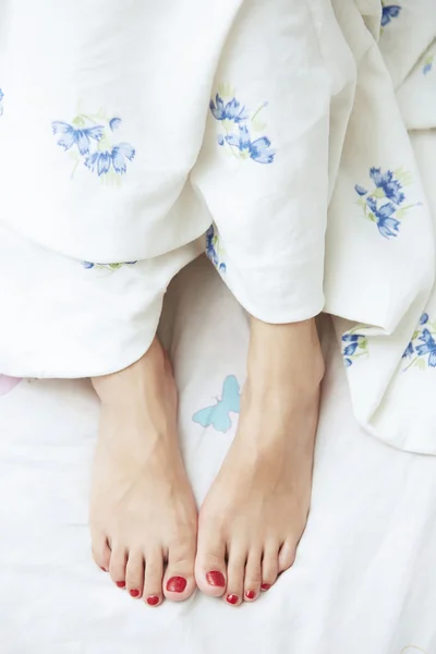 Feet of woman — Stock Photo, Image