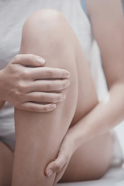 Massagem da perna. Vista do close-up — Fotografia de Stock