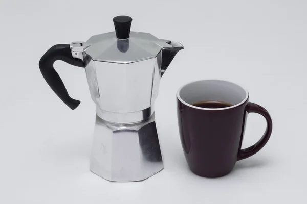 Сильна чашка кави з кавовим горщиком — стокове фото