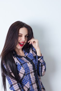 Güzel yaramaz kadın kameraya winks