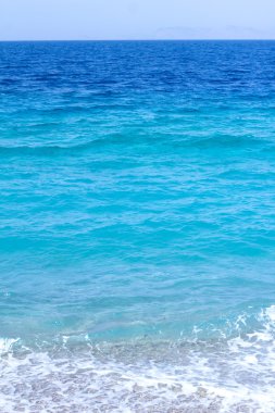 mavi deniz güneşli bir günde