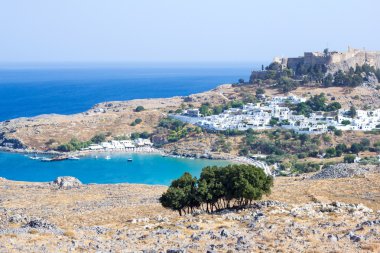 dağlarda bir kasaba. Lindos, Yunanistan