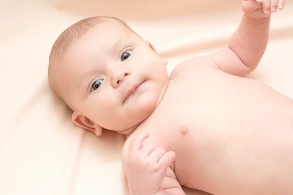 2 months baby smiling at the camera — Stock Photo, Image