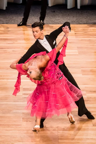 Competitors dancing slow waltz or tango — Stock Photo, Image