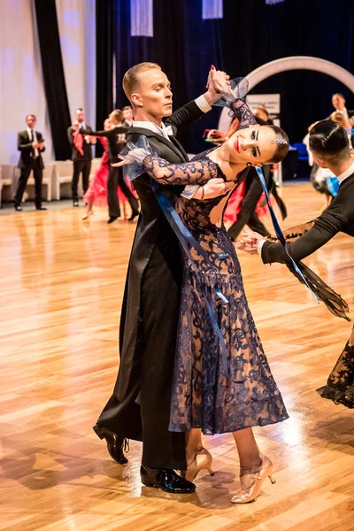 Konkurenci taniec powolny walc lub tanga — Zdjęcie stockowe