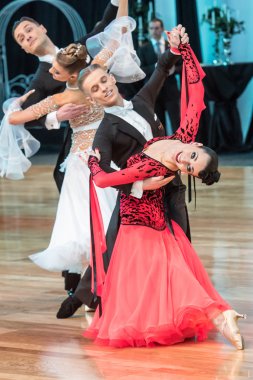 Yavaş vals dans rakip