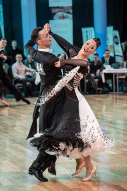 Yavaş vals dans rakip