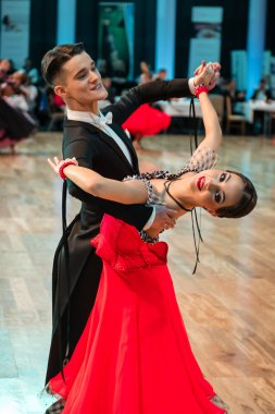 Yavaş vals dans rakip