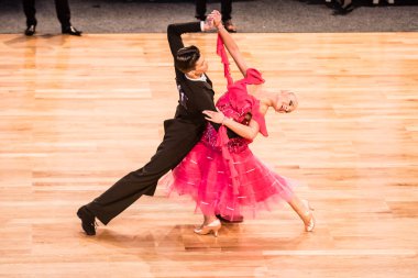 Yavaş vals dans rakip