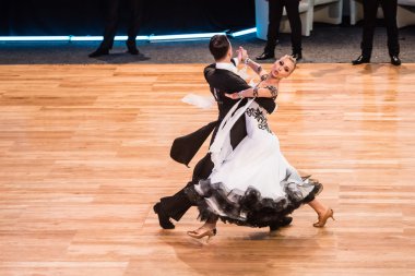 Yavaş vals dans rakip