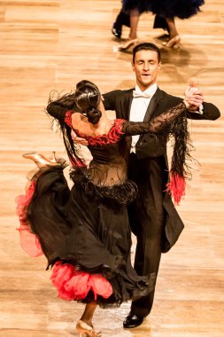 Yavaş vals dans rakip