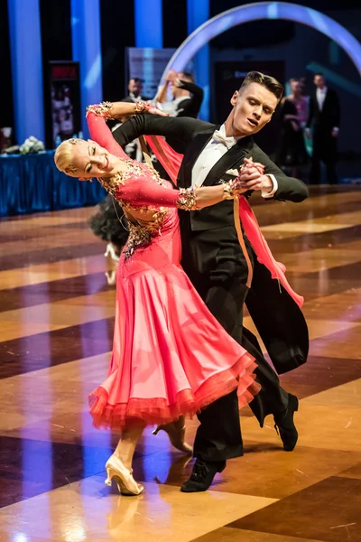 Dansare dansa ballroom dance — Stockfoto