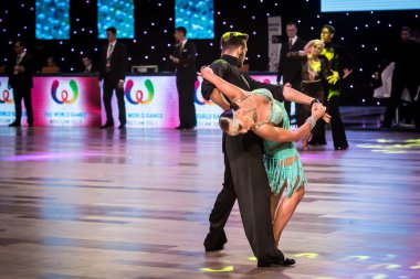 Wroclaw, Polonya - 14 Mayıs 2016: dünya dans spor Federasyonu Uluslararası Latin yetişkin dans, Wroclaw, Polonya için 14 Mayıs sırasında latin dans dans bir Tanımlanamayan dans çift