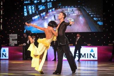 Wroclaw, Polonya - 14 Mayıs 2016: dünya dans spor Federasyonu Uluslararası Latin yetişkin dans, Wroclaw, Polonya için 14 Mayıs sırasında latin dans dans bir Tanımlanamayan dans çift