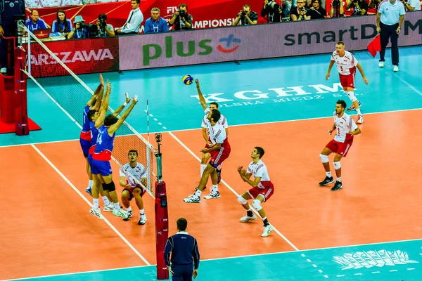 Warschau, Polen - 30. August: Eröffnungsspiel der Volleyball-Weltmeisterschaft der Männer Polen-Serbien, Warschau, 30. August 2014 — Stockfoto