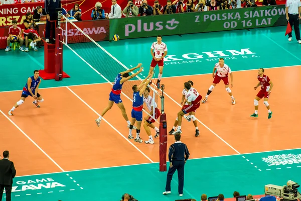 Warschau, Polen - 30. August: Eröffnungsspiel der Volleyball-Weltmeisterschaft der Männer Polen-Serbien, Warschau, 30. August 2014 — Stockfoto