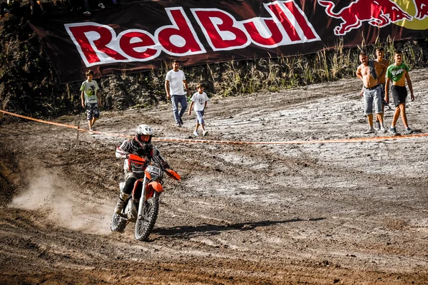 Rode stier 111 mega watt: motocross en harde enduro race — Stockfoto