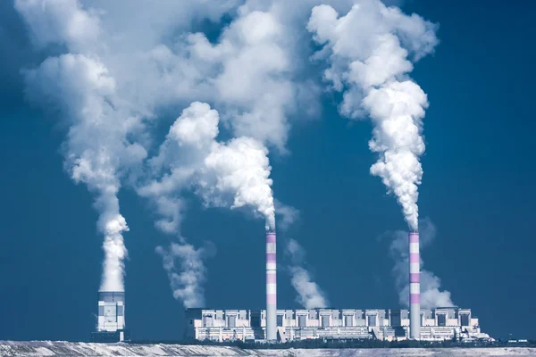 Big factory with smoky chimneys — Stock Photo, Image