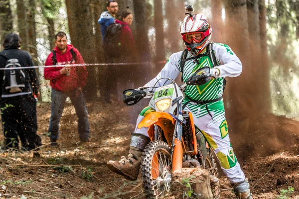 Motocross-Fahrer beim Drapak-Rodeo-Rennen — Stockfoto