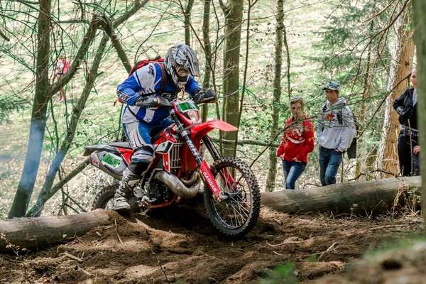 Motocross versenyző a Drapak Rodeo verseny — Stock Fotó