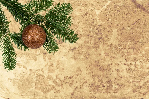Рождественское украшение на фоне старой кожи — стоковое фото