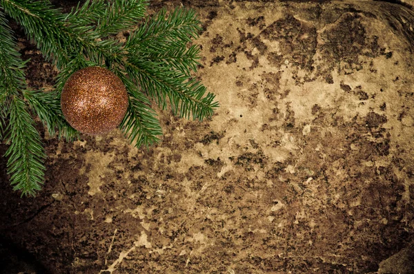 古い革背景にクリスマスの装飾 — ストック写真